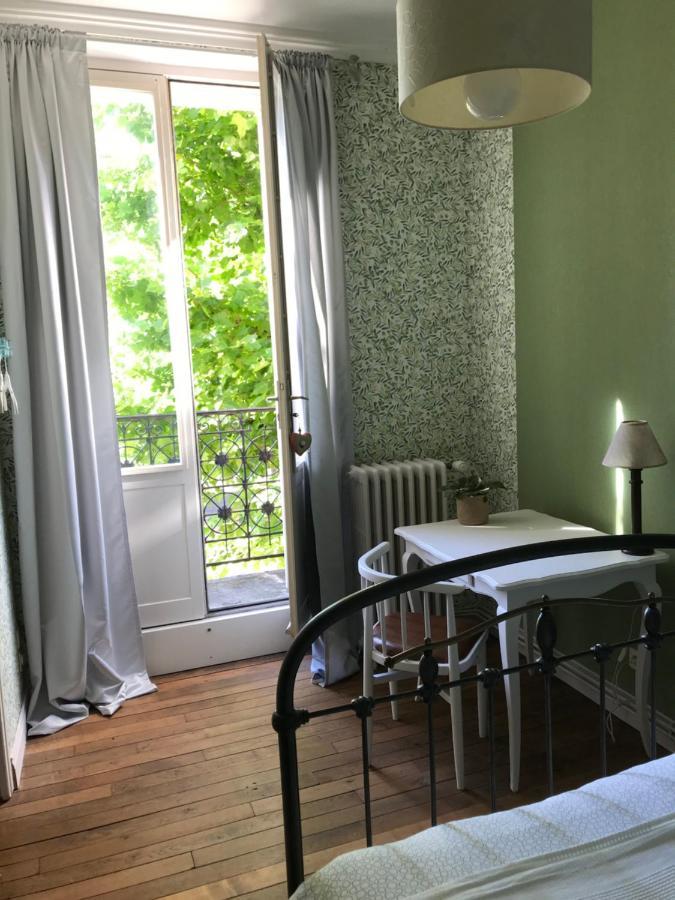 Bed and Breakfast Un Jardin Dans La Ville Châlons-en-Champagne Exterior foto